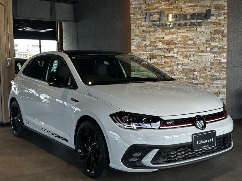 【タグ付き新品】HV POLO ボディウォーマー　エクリュ vw-polo-gti-edition-25-1.jpg